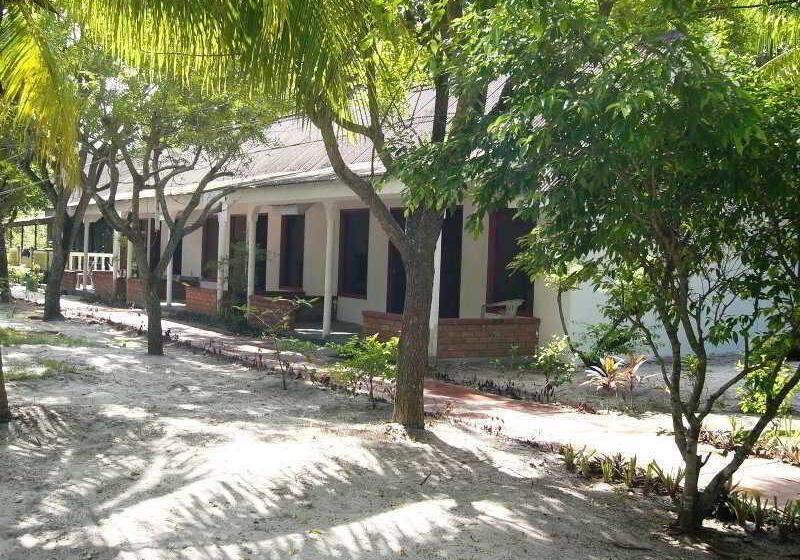 Charlie Motel & Restaurant