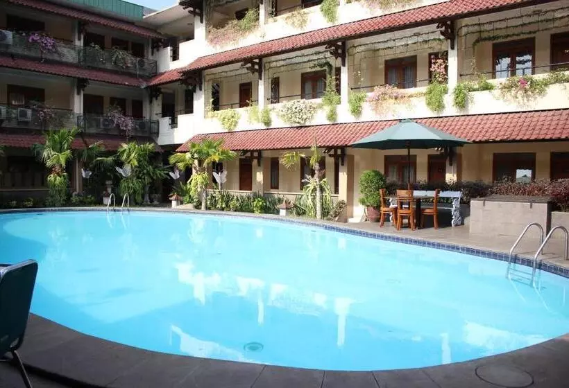 Отель Cakra Kembang