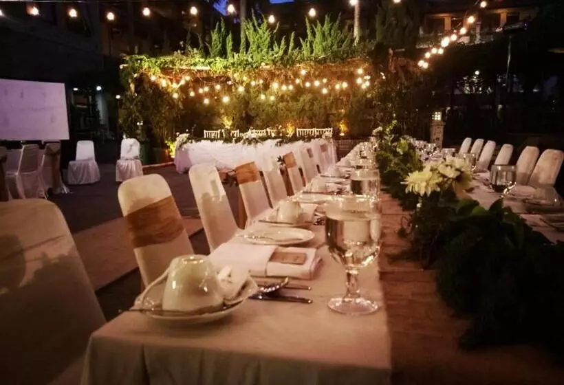 Отель Cakra Kembang