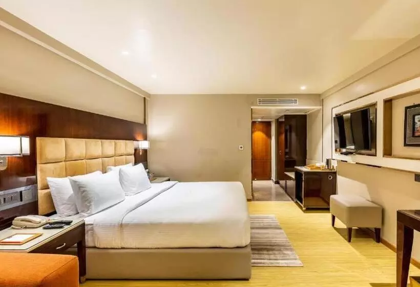 هتل Citadel Sarovar Portico Bengaluru