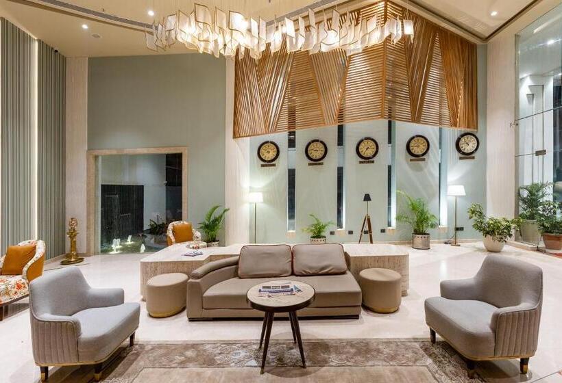 هتل Citadel Sarovar Portico Bengaluru