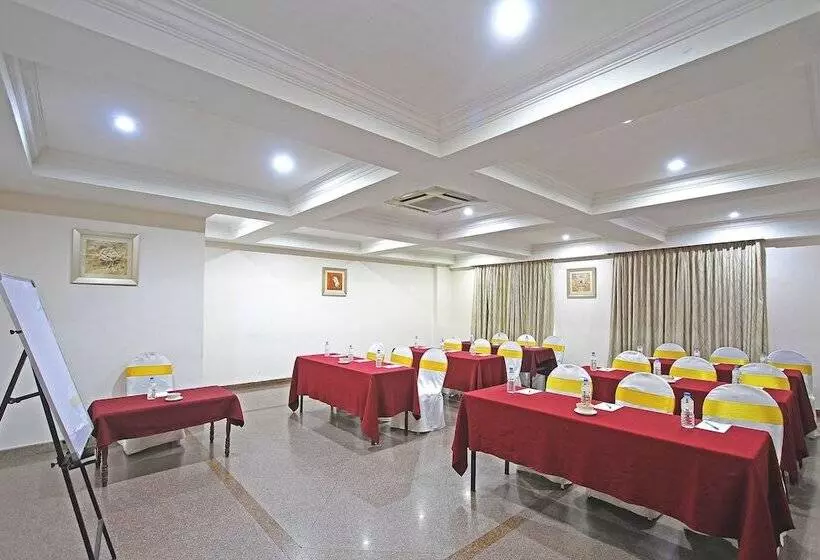 هتل Citadel Sarovar Portico Bengaluru