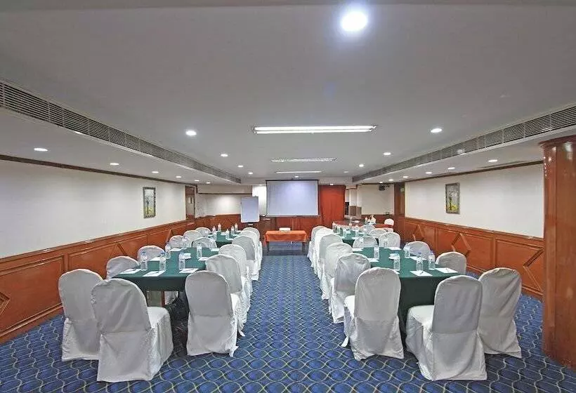 هتل Citadel Sarovar Portico Bengaluru