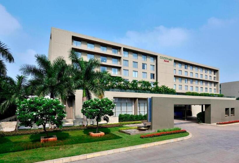 בית מלון כפרי Courtyard By Marriott Pune Hinjewadi