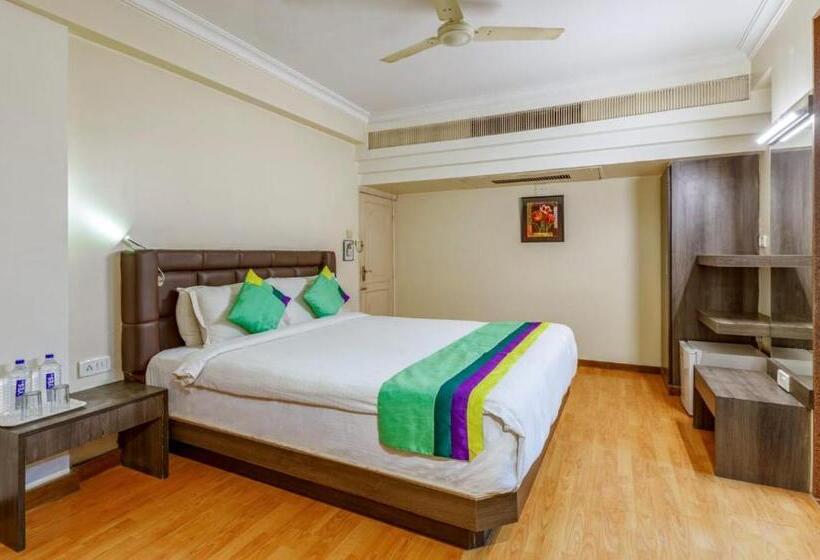 בית מלון כפרי Crown