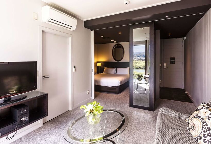 فندق Doubletree By Hilton Queenstown