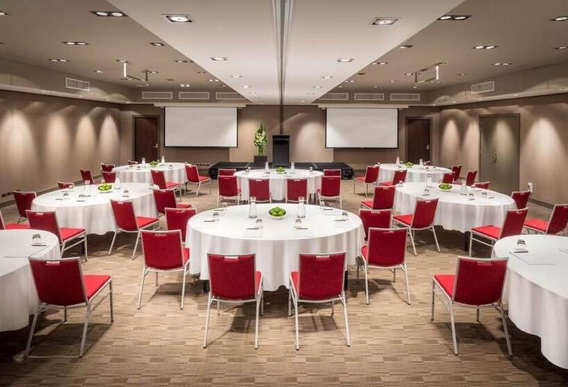 فندق Doubletree By Hilton Queenstown