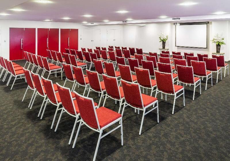 فندق Doubletree By Hilton Queenstown