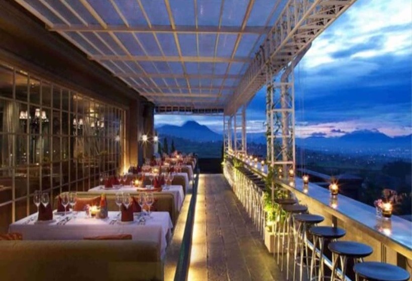 בית מלון כפרי Gh Universal