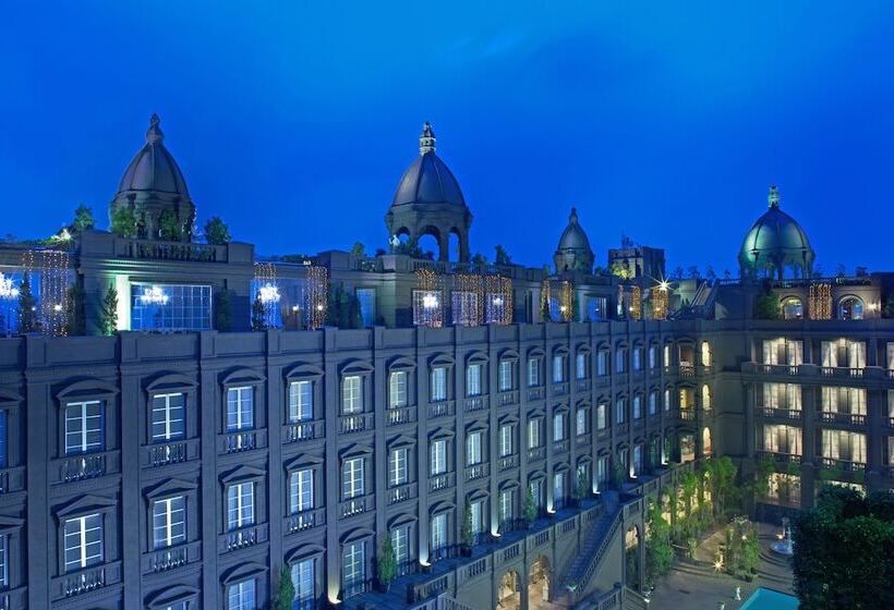 בית מלון כפרי Gh Universal