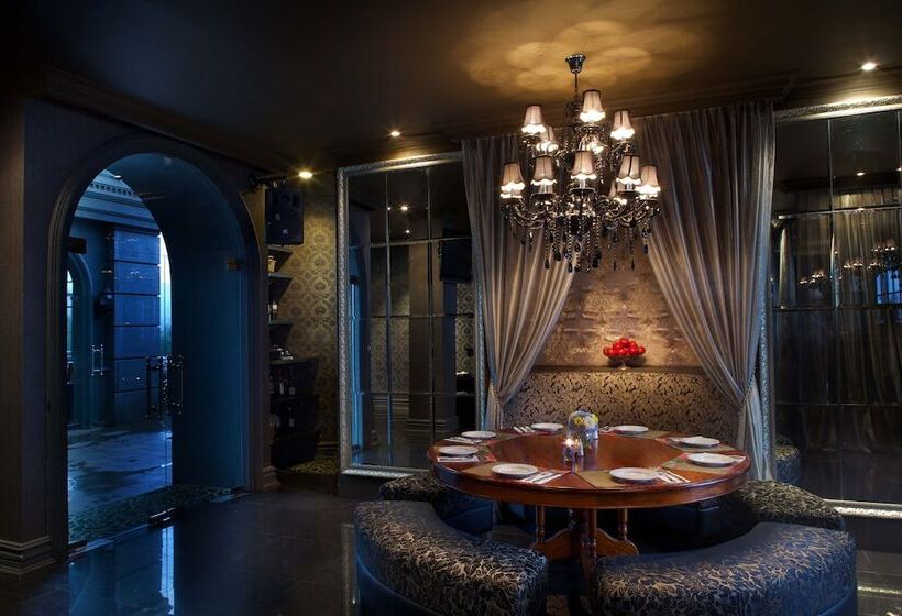 בית מלון כפרי Gh Universal