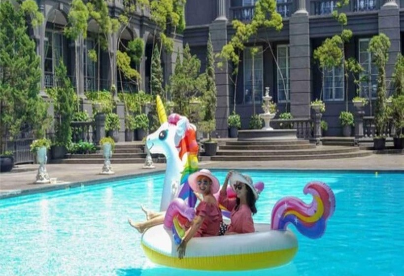 בית מלון כפרי Gh Universal