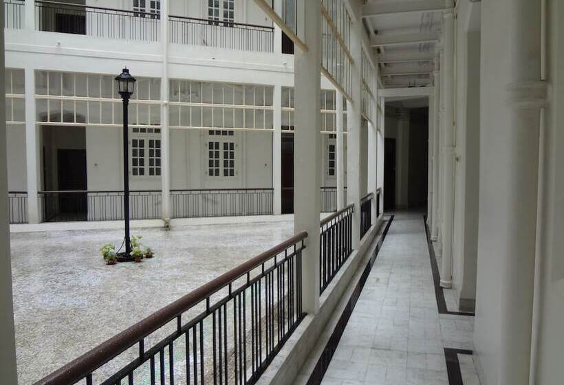 Grand Hotel Mumbai Ballard Estate, Fort