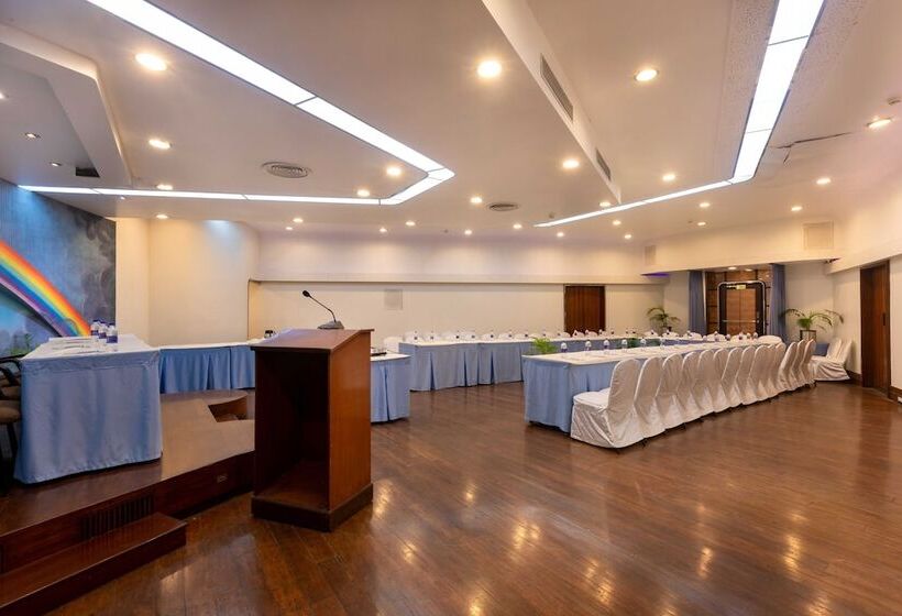 Grand Hotel Mumbai Ballard Estate, Fort