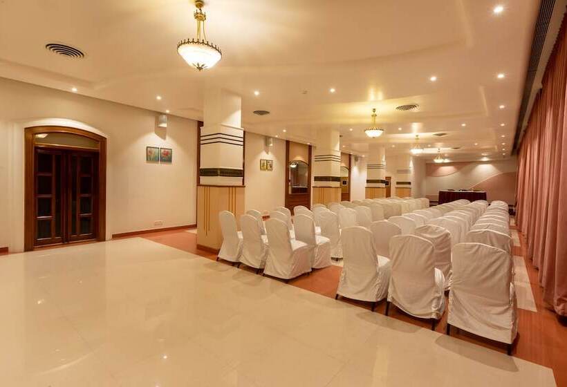 Grand Hotel Mumbai Ballard Estate, Fort