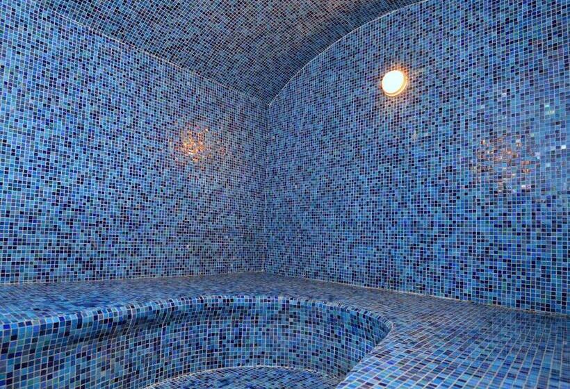 Holiday Villa Hotel & Residence City Centre Doha