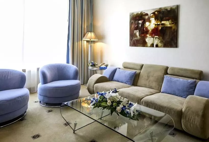 هتل Marina Byblos