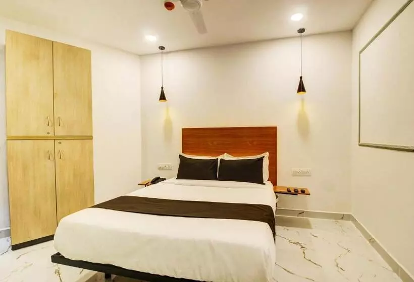 Collection O Rcc Hotel Banjara Hills