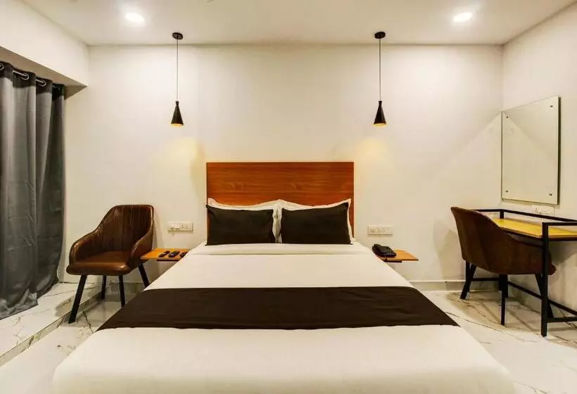 Collection O Rcc Hotel Banjara Hills