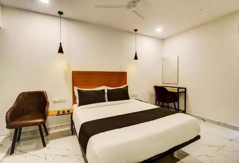 Collection O Rcc Hotel Banjara Hills