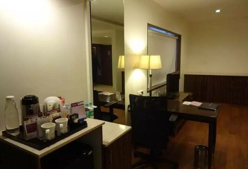 Collection O Rcc Hotel Banjara Hills