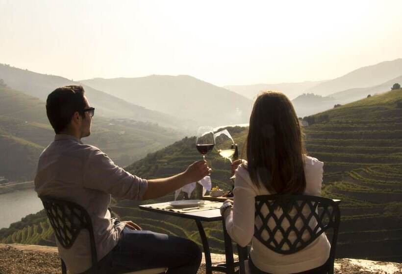 فندق ريفى Quinta Nova Winery House   Relais & Châteaux