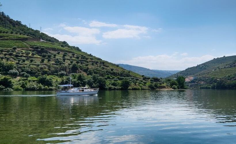 فندق ريفى Quinta Nova Winery House   Relais & Châteaux