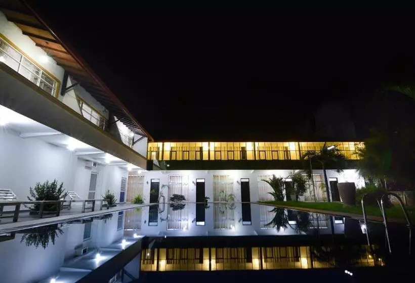 Отель Siyanco Holiday Resort