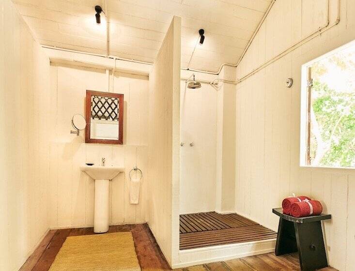 Hotel Temple Tree Resort