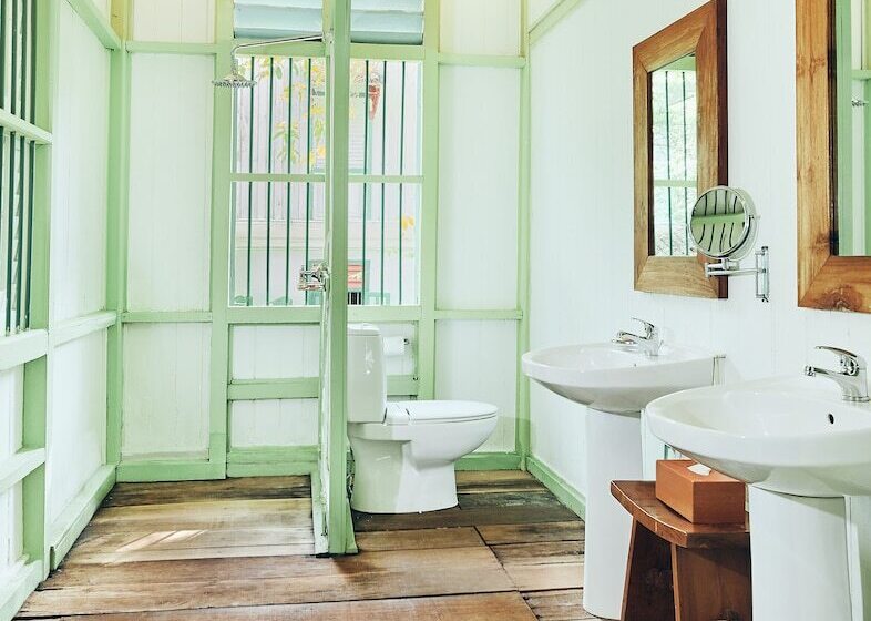 Hotel Temple Tree Resort