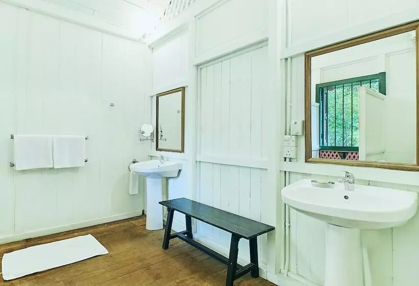 בית מלון כפרי Temple Tree Resort