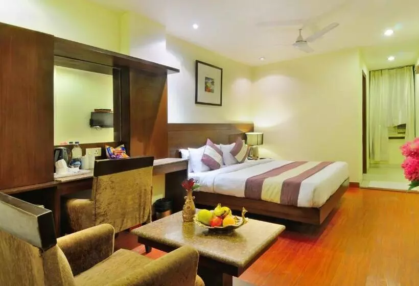 Hotel The Raj At New Delhi Railway Station