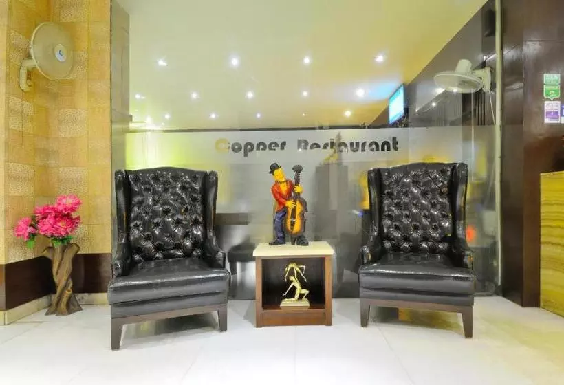 Hotel The Raj At New Delhi Railway Station