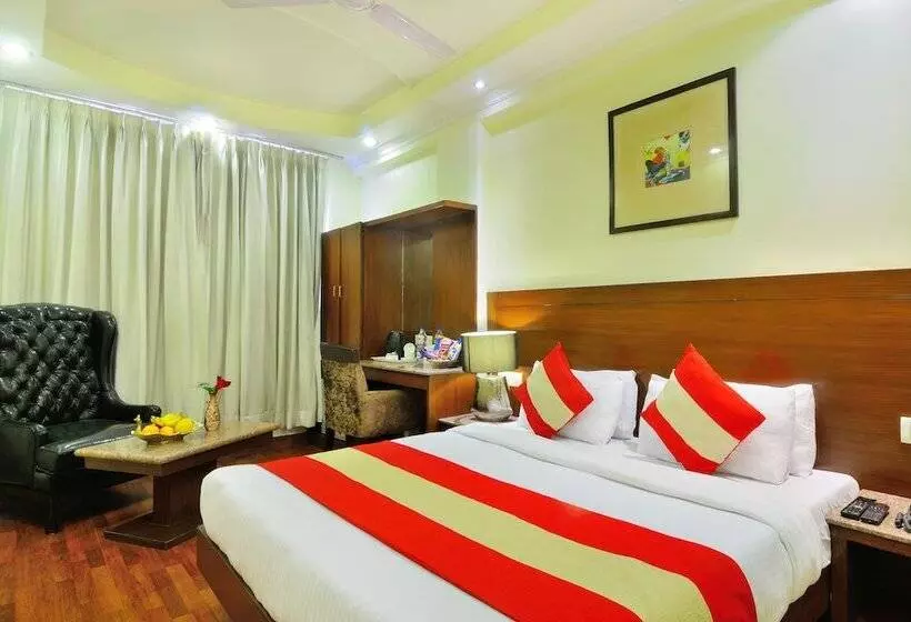 Hotel The Raj At New Delhi Railway Station