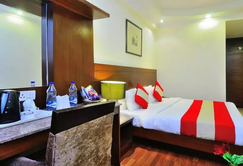 Hotel The Raj At New Delhi Railway Station