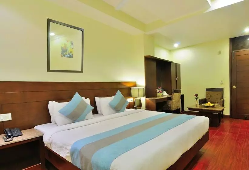 Hotel The Raj At New Delhi Railway Station