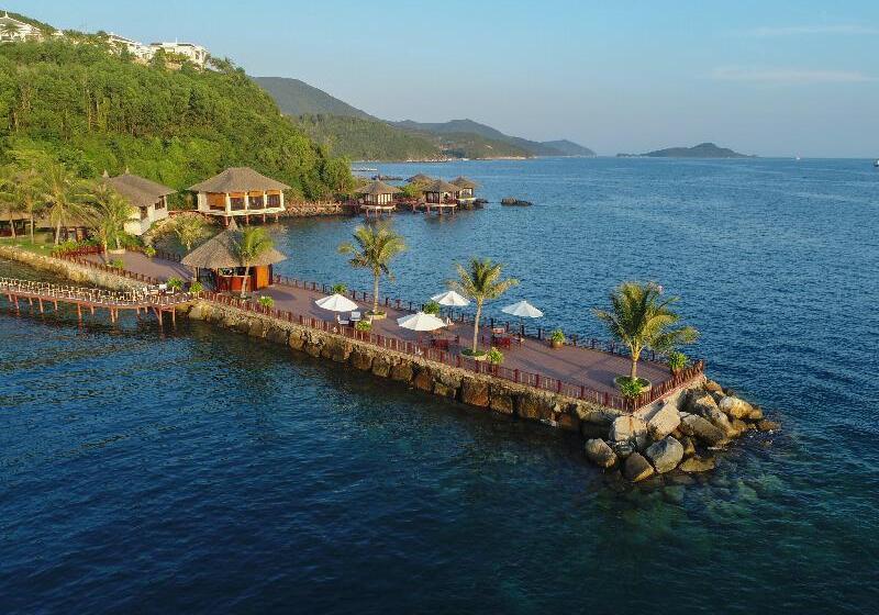 リゾートホテル Vinpearl Luxury Nha Trang