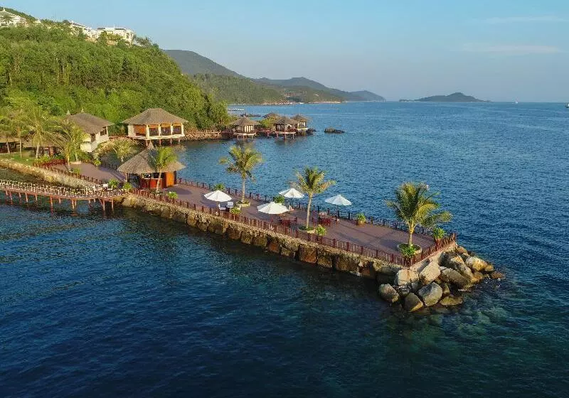 リゾートホテル Vinpearl Luxury Nha Trang