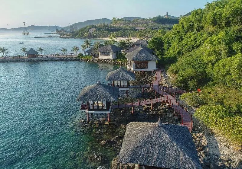 リゾートホテル Vinpearl Luxury Nha Trang