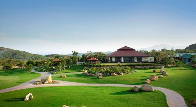 リゾートホテル Vinpearl Luxury Nha Trang