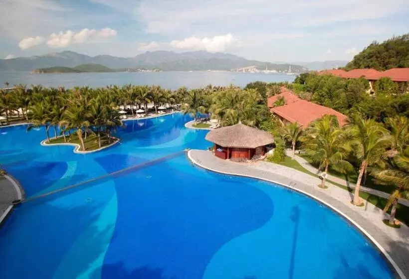 リゾートホテル Vinpearl Luxury Nha Trang