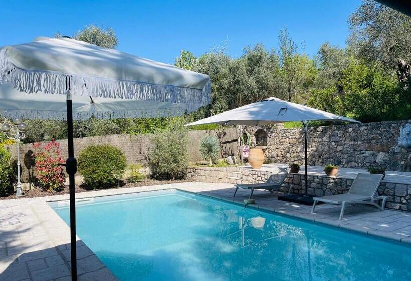 مبيت وإفطار Mas Lou Piastoun