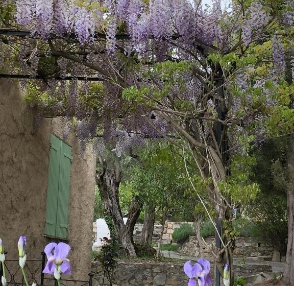 مبيت وإفطار Mas Lou Piastoun