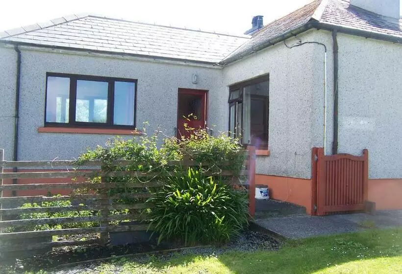 Aamiaismajoitus (B&B) Riverside Cottage