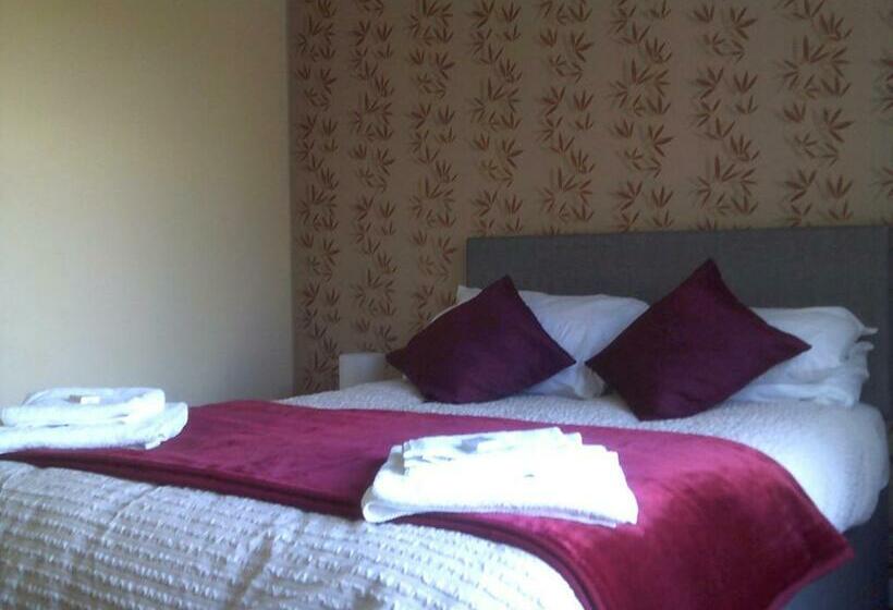 צימר Riverside Cottage