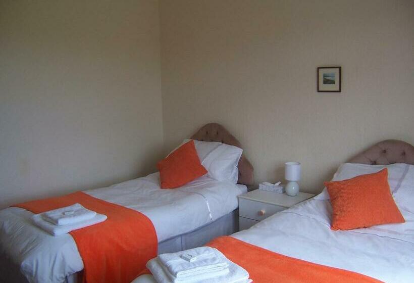 צימר Riverside Cottage