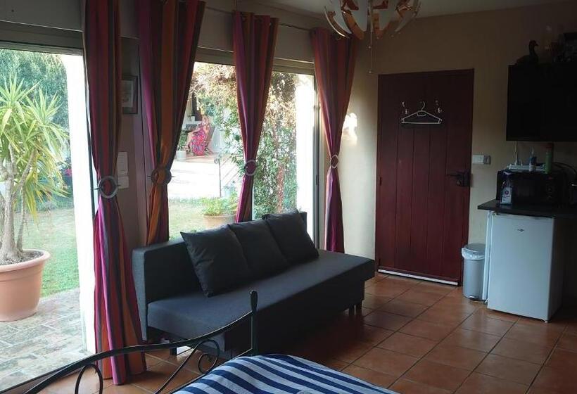 Bed and Breakfast Studio Au Coeur De La Petite Camargue