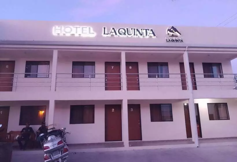 Aamiaismajoitus (B&B) Villas La Quinta