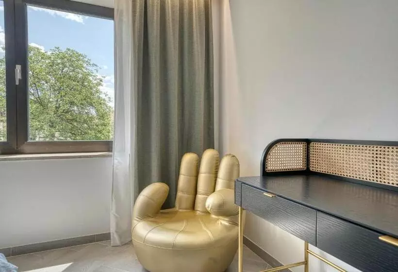 Goldfinger + Suites