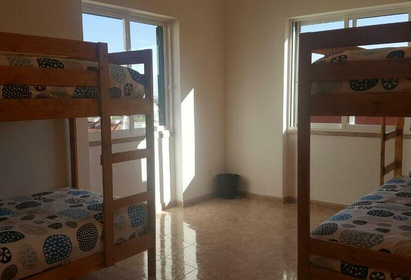 ユースホステル Zabava Odivelas